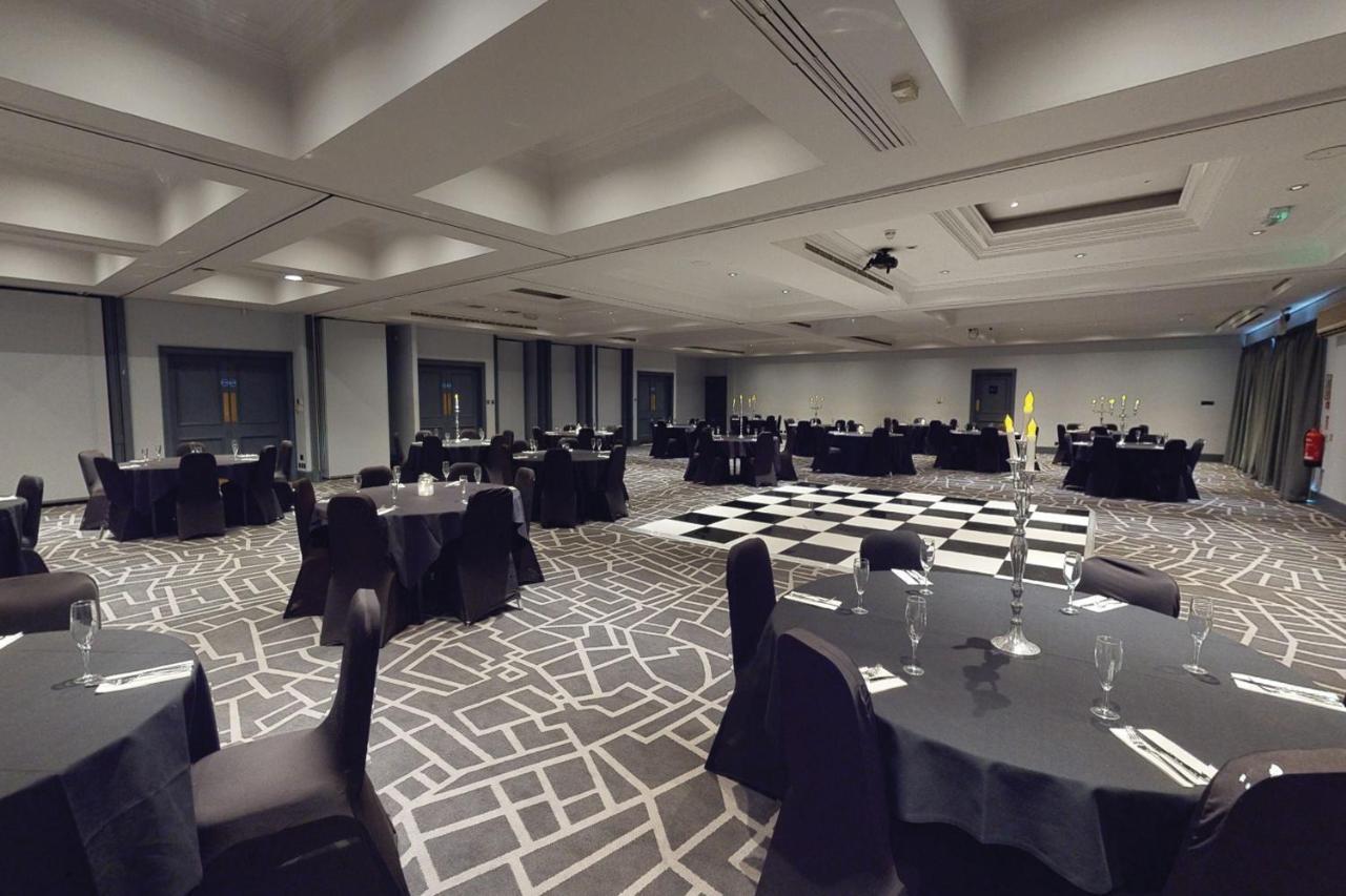 Village Hotel Nottingham Beeston  Bagian luar foto