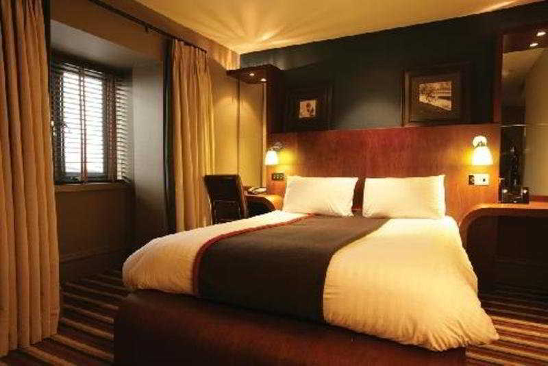 Village Hotel Nottingham Beeston  Bagian luar foto