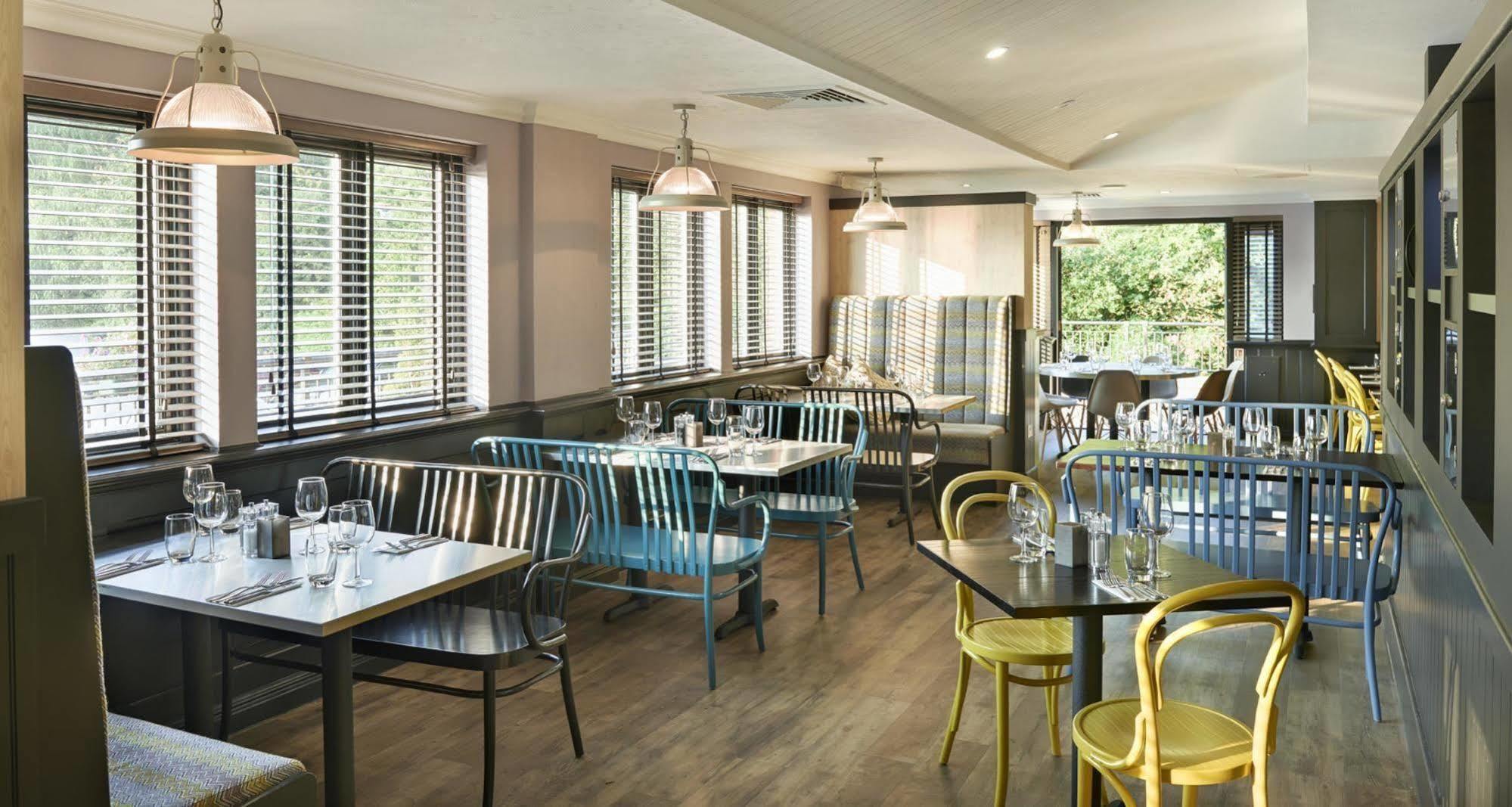Village Hotel Nottingham Beeston  Bagian luar foto