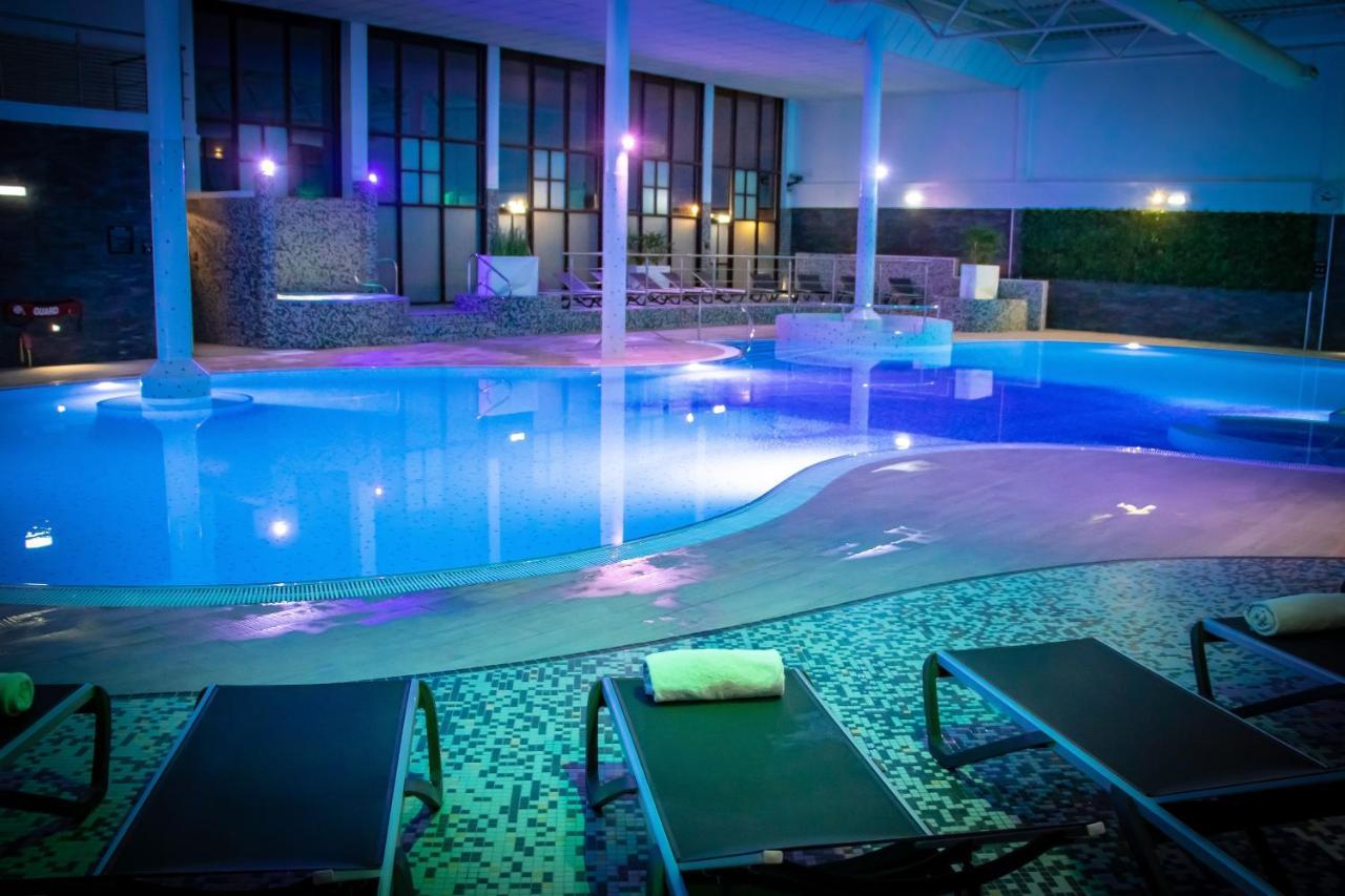 Village Hotel Nottingham Beeston  Bagian luar foto
